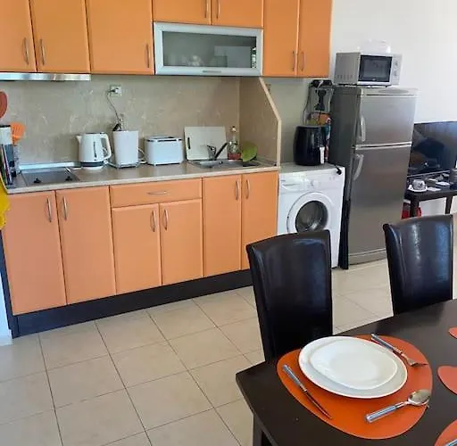 Apartamento 2 Bedroom At Kasandra *
